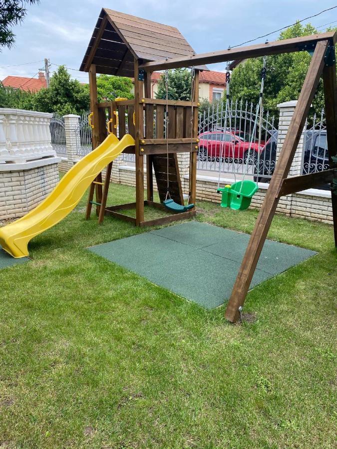 Апартаменты Margareta Apartmanhaz Хайдусобосло Экстерьер фото