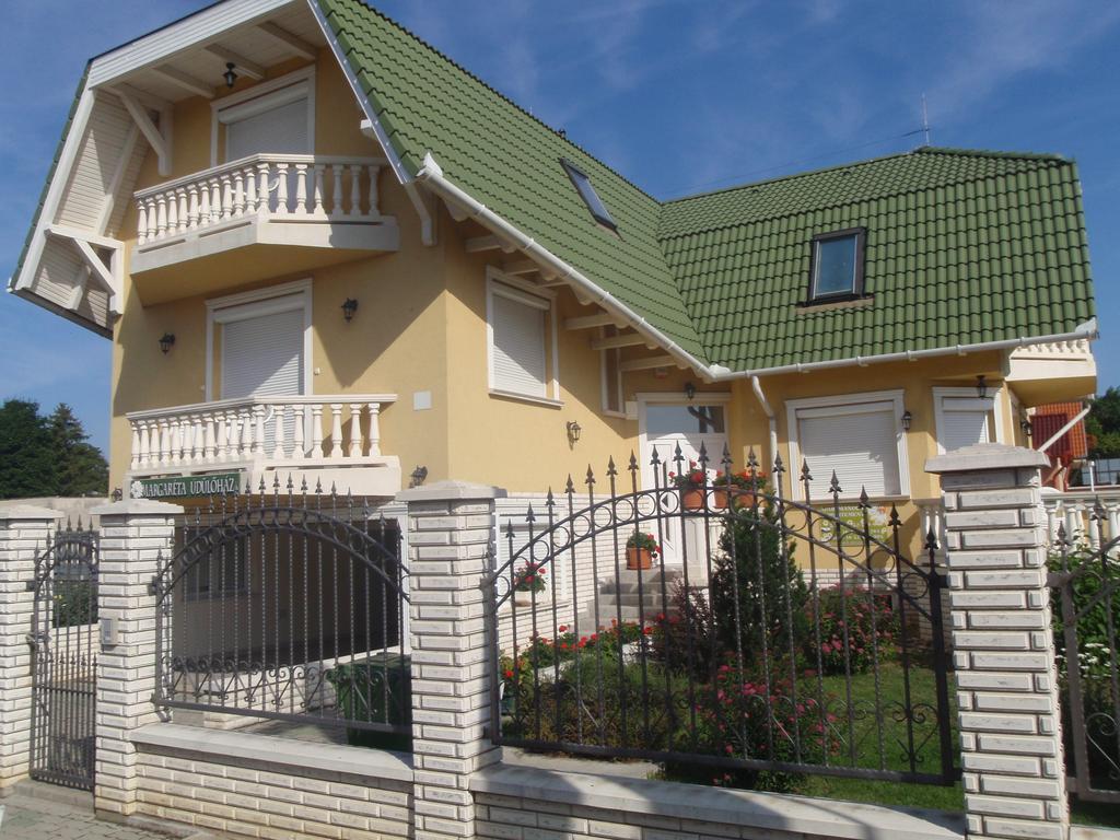 Апартаменты Margareta Apartmanhaz Хайдусобосло Экстерьер фото