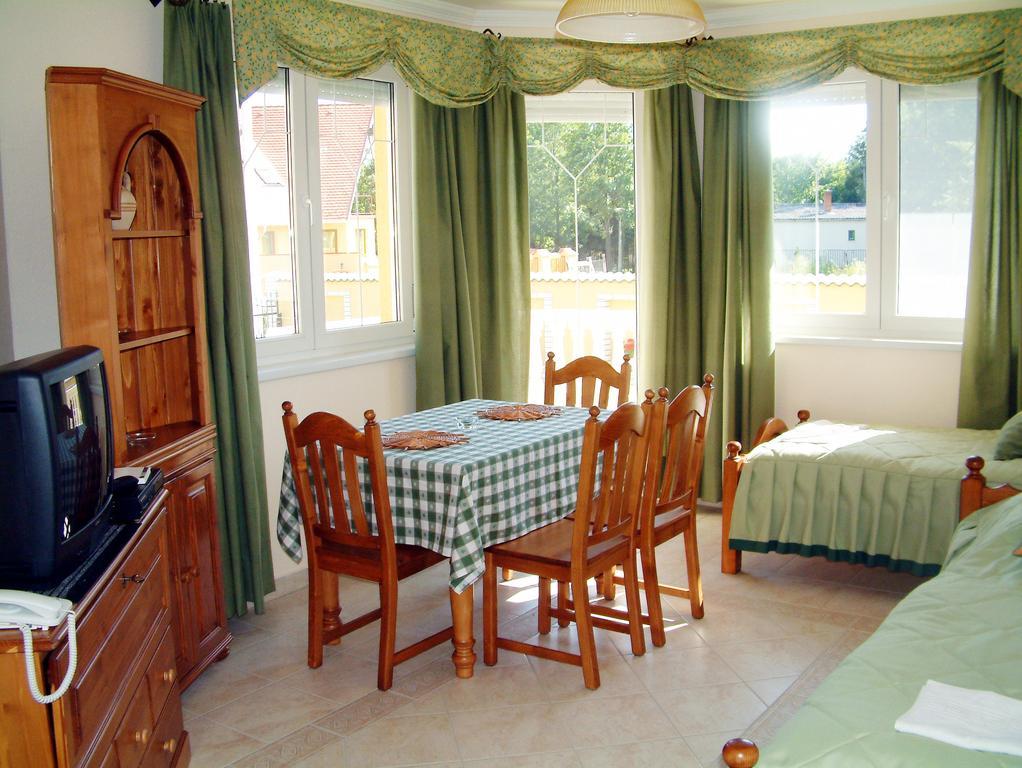 Апартаменты Margareta Apartmanhaz Хайдусобосло Номер фото